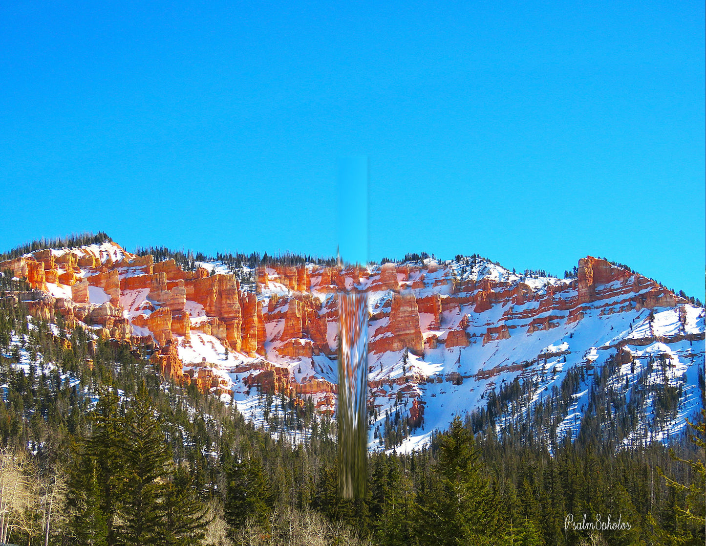 Photo Cross Snow Covered Cliffs Pine Trees Blue Sky Duck Creek Village Utah