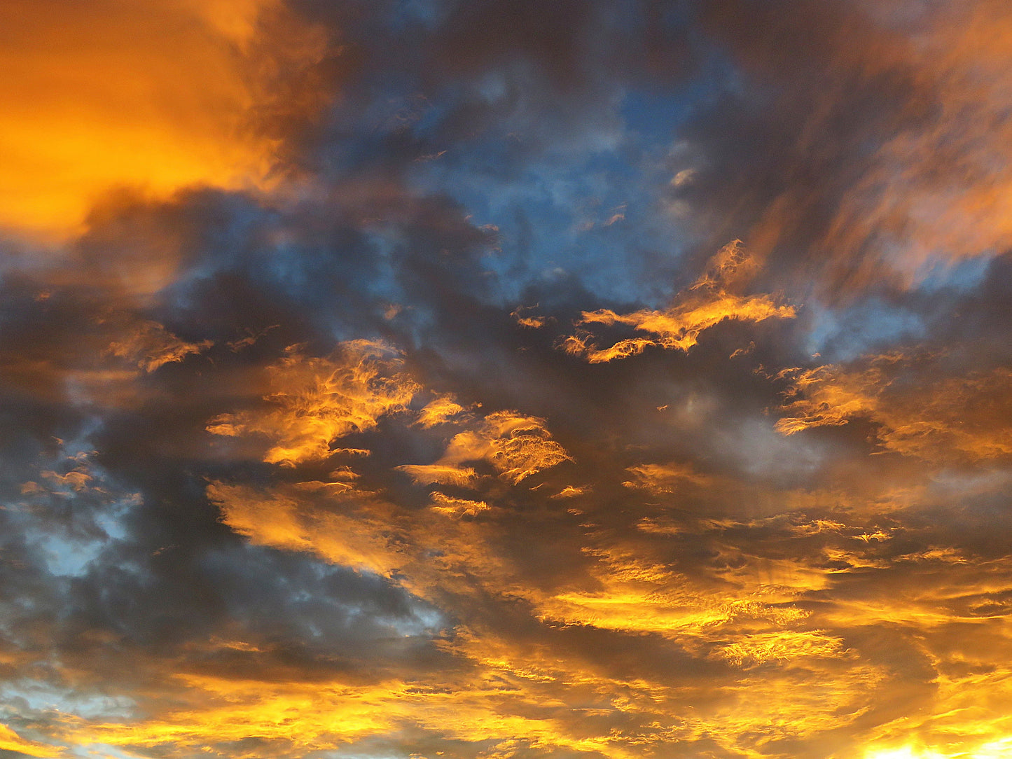 Photo Orange Sunset Unique Clouds Pale Blue Sky Yucaipa California